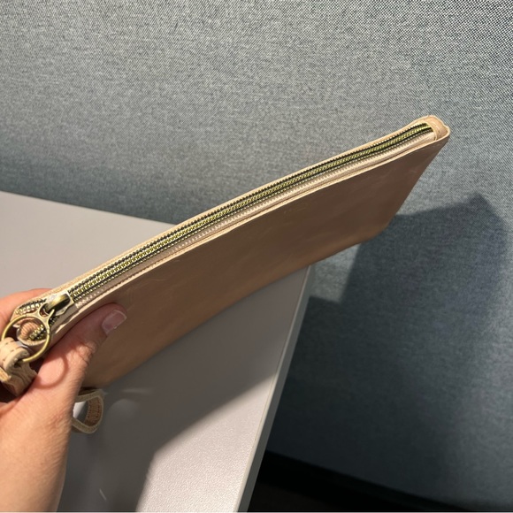 Carry 117 Ayni Leather Wristlet - Picture 8 of 9